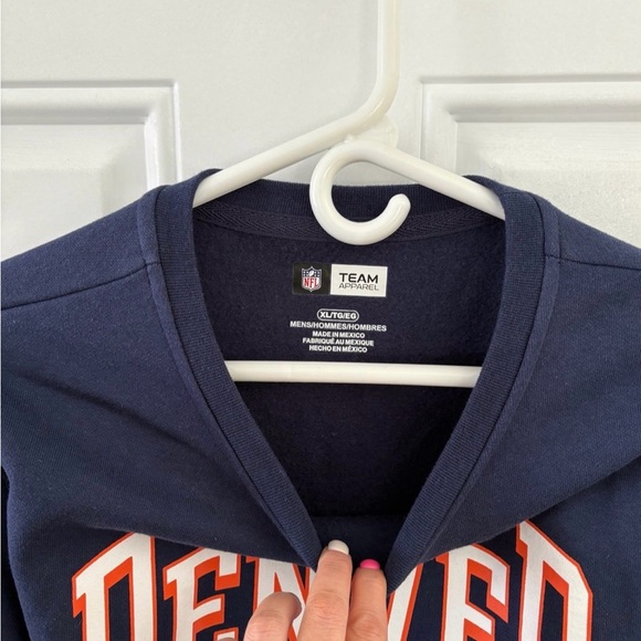 NWT DENVER BRONCOS NFL CREWNECK SWEATSHIRT - Picture 2 of 5